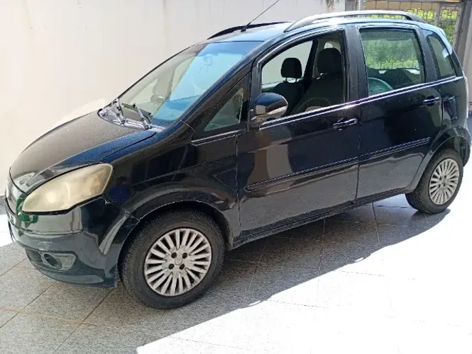 Fiat Idea Attractive 1.4 Fire Flex 8V 5P 2011