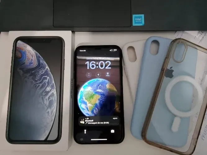 iPhone XR 64 GB ( TEM CONVERSA NO VALOR) - Completo com Caixa + 3 Capas