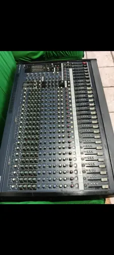 Vendo mesa de som Yamaha 24 canal 