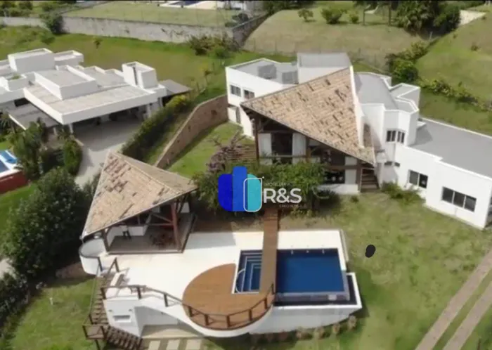 Casa à venda no Condomínio Jardim Primavera com 5 quartos em Louveira/SP