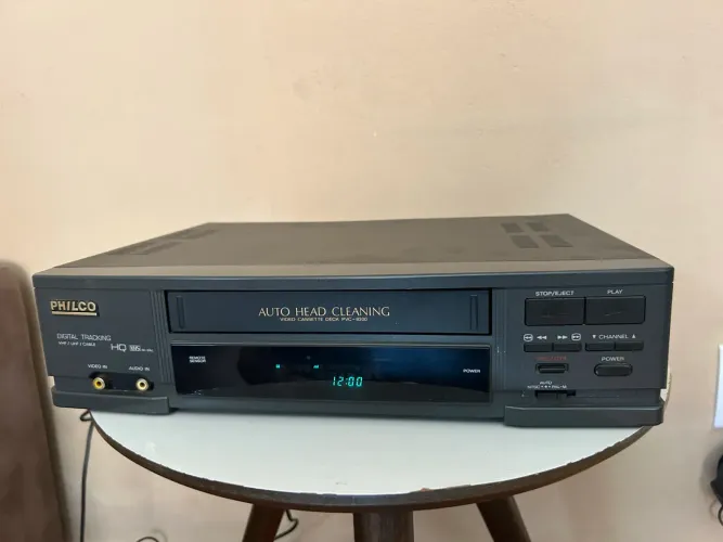Vídeo cassete Philco pvc 8200