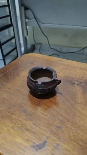 Cinzeiro de Ferro 6x4cm