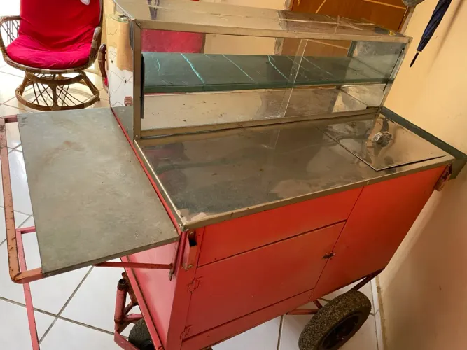 Vende carrinho cachorro quente