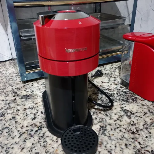 Cafeteira Nespresso next vermelha 127v