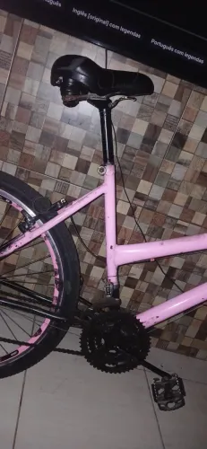 Vendo esta bicicleta rosa aro 26