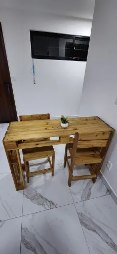 Mesa com 2 cadeiras