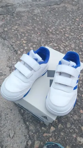 Tênis infantil adidas