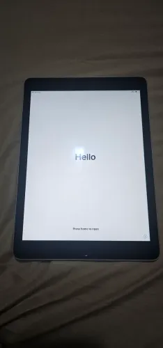 iPad Pro(MELHOR Q 5° GERAÇÃO) 9.7 A1674 128GB - Compatível com Apple Pencil de 1° Geração