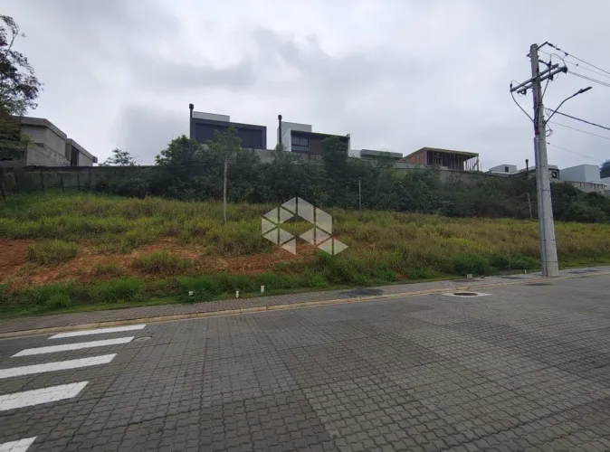 Vende-se terreno com 292,47m2 lote 22 no condomínio imperial Park , bairro velha , Blumena