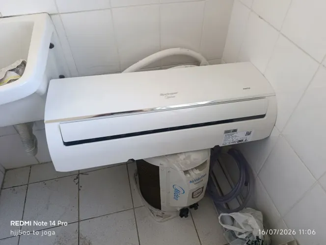 Vende Se 2 aparelhos de ar condicionado