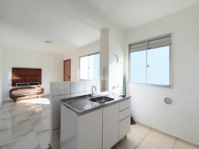 Apartamento 2 dormitórios à no bairro Vila Nova