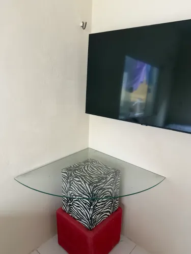 Mesa cantoneira de vidro temperado