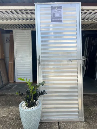PORTA DE ALUMÍNIO ? SALA, COZINHA E BANHEIRO ACABAMENTO BRILHANTE ? A PARTIR DE R$ 525,00