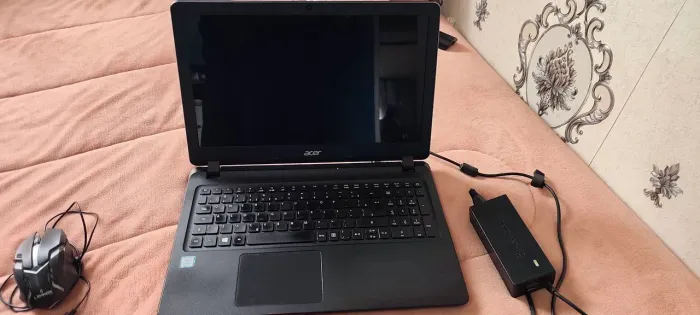 Notebook Acer aspire ES1-572 Intel core i3  mesa digitalizadora One by 