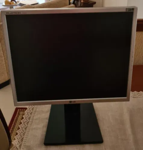 Monitor LG Flatron L1953H-SF 19" HD Funcionando 100%