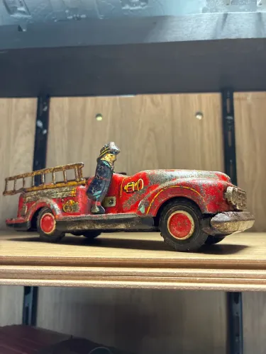 Carro bombeiro de lata 