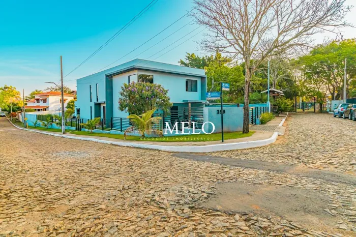 Linda Casa a Venda no Condomínio Village do Gramado por R$ 2.290.000,00!!!