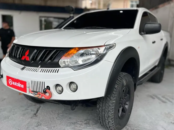 Mitsubishi L200 Triton Sport GLS 2.4 CD Diesel Mec. 2018