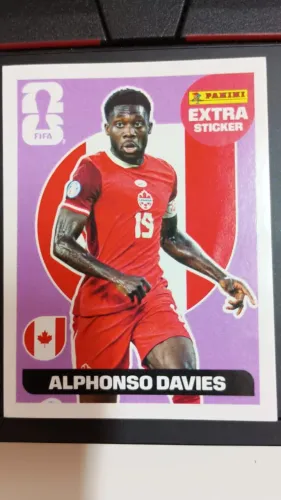 Figurinha da copa 2026 Legend Colecione o craque Alphonso Davies com esta figurinha exclus