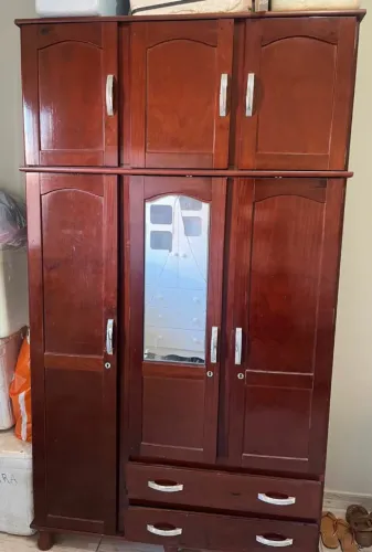 Guarda Roupa de Madeira