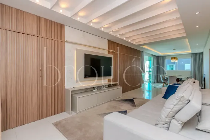 APARTAMENTO MOBILIADO COM VISTA MAR EM MEIA PRAIA ITAPEMA/SC PARA LOCAÇÃO ANUAL