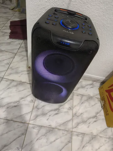 Vendo caixa de som pulse 800 W de potência toda filé