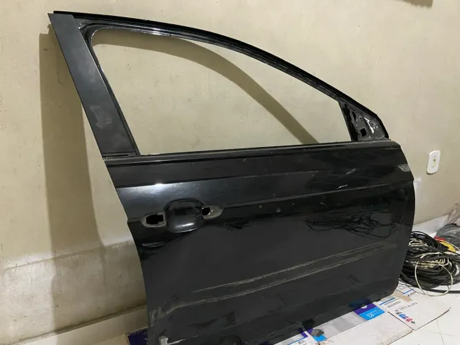 Porta direita dianteira do virtus