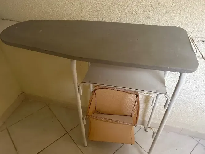   Tábua Mesa para Passar roupas 