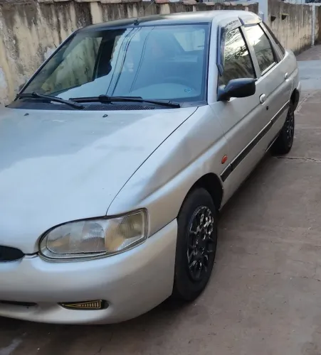 Ford Escort GL 1.6 MPI 2001