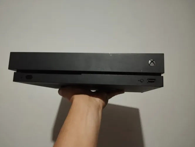 Xbox one X (ESTRAGADO)