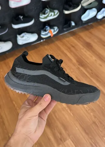 Tênis Vans Ultrarange VR3 Unissex Linha Luxo Cor: Preto/Preto - Disponível 34 AO 43