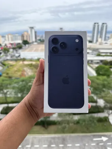 17 PRO MAX AZUL NOVO LACRADO!!!!