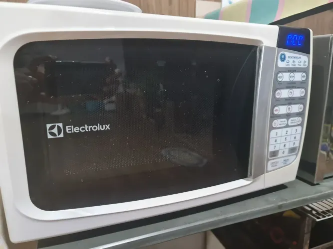 Micro-ondas Electrolux 20L 110v branco