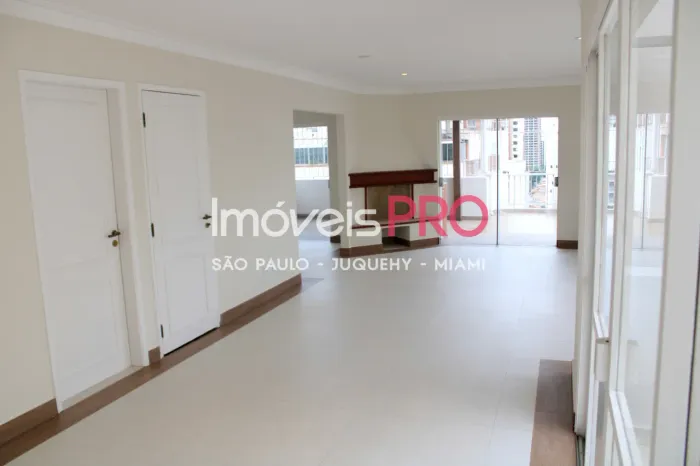 Cobertura à venda em Itaim com 205 m².