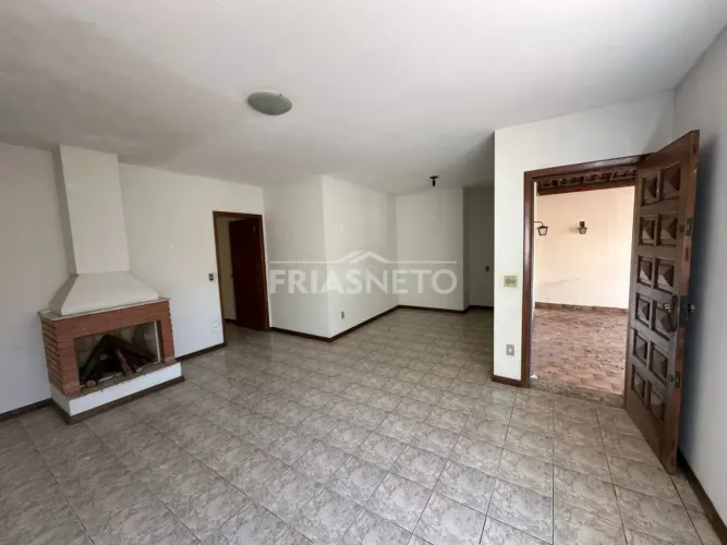 Casa disponivel para locação.