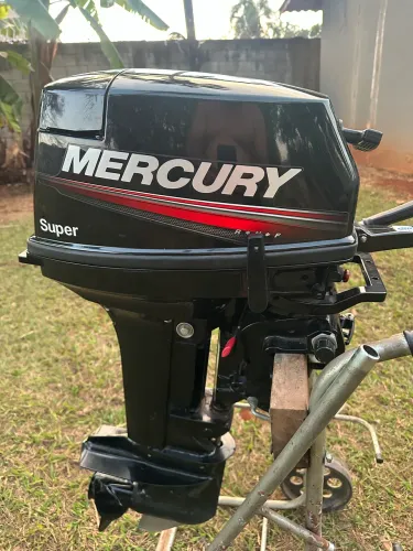 Motor popa Mercury 15 Super, novíssimo, usado apenas 4 vezes