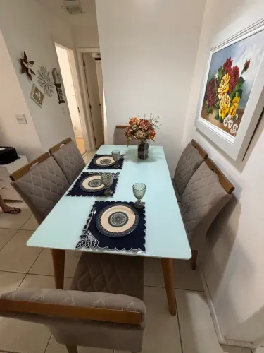 Vende-se elegante mesa de jantar