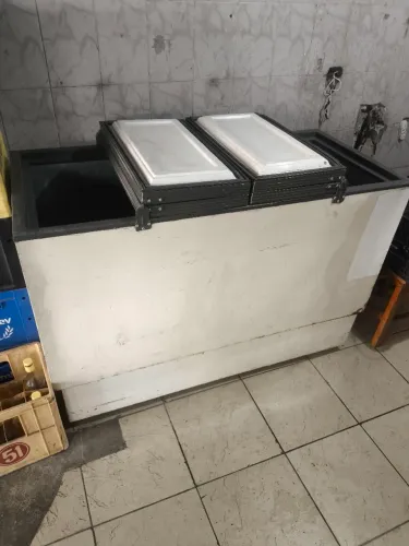 Freezer 4 portas posso vender parcelado