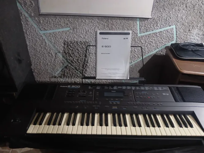 Teclado ROLAND E-500