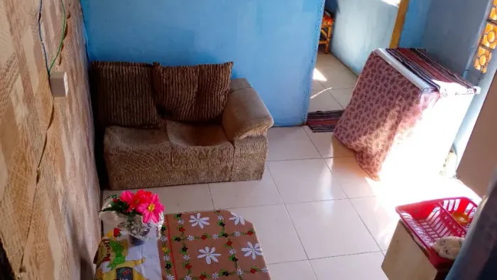 Kitinet semi mobikiado na Serraria pode ter criança e pet R$900,00