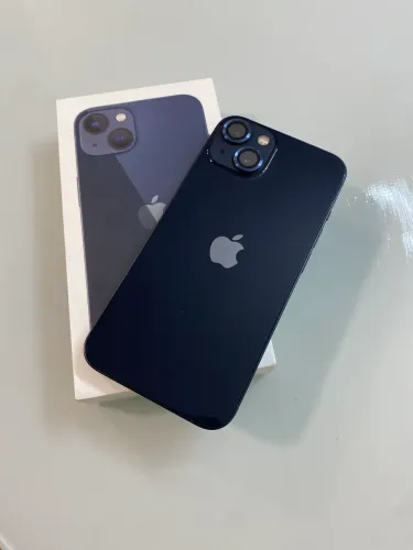 iPhone 13 impecável