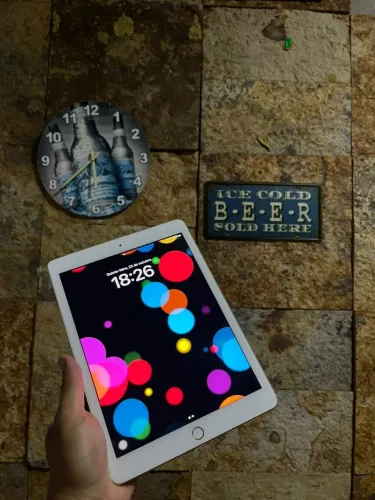 iPad Apple 5° geração - 32gb - Wi-fi+ Chip - Dourado