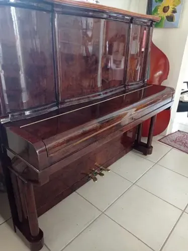 Piano Brasil modelo Luxo
