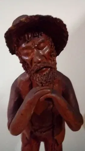 Estatueta em Argila - Terracota - Peça assinada