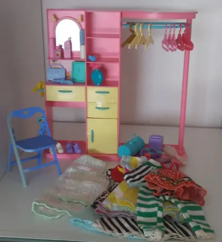 Barbie Susi armário closet com acessórios Estrela