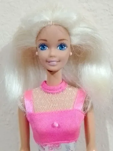 Brinquedo Boneca Barbie Flower Fun Superstar 80/90 com avaria na mão 