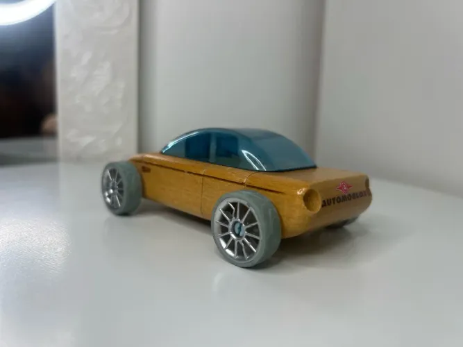 Carro Ss- 933 em madeira