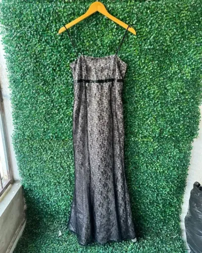 VESTIDO DE FESTA EM RENDA