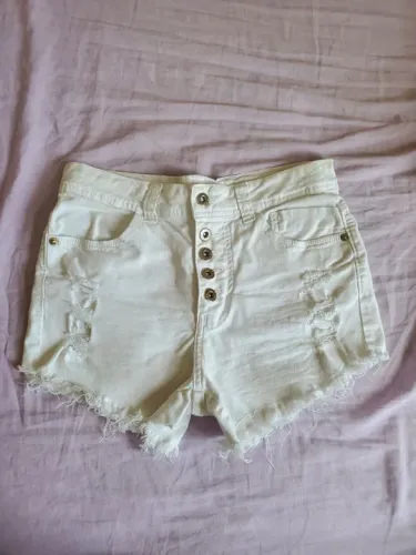 Short branco