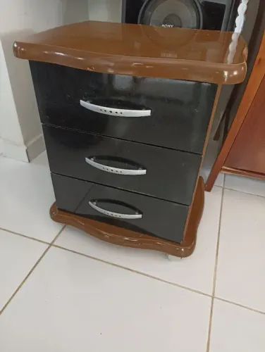 Vendo par de criados mudos
